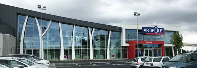 Artipôle - Un espace de 800 m² d'exposition et de 500 m² de bureaux pour un investissement de 2,5 millions d'euros. Artipôle - Un espace de 800 m² d'exposition et de 500 m² de bureaux pour un investissement de 2,5 millions d'euros.