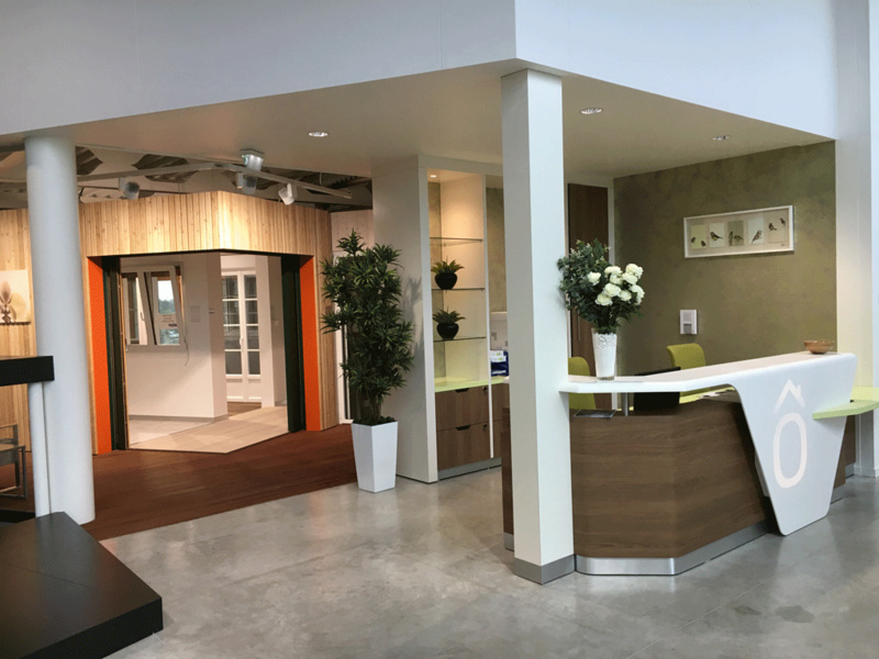 Artipôle - Un acceuil spécifique pour la clientèle qui peut faire une visite libre ou accompagnée Artipôle - Un acceuil spécifique pour la clientèle qui peut faire une visite libre ou accompagnée