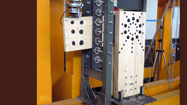 Assemblage par couronne de boulons avec ruine au niveau de la poutre. Assemblage par couronne de boulons avec ruine au niveau de la poutre.